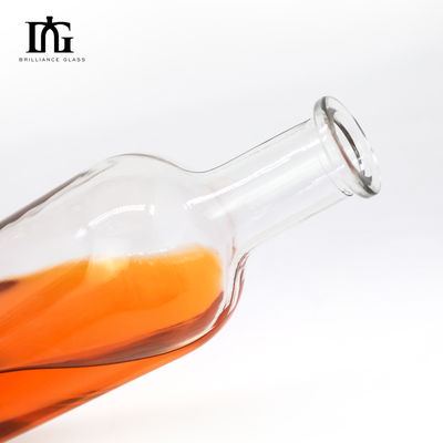 Brilliance ofrece 700ml 750ml de vino vacío botella de vidrio de whisky con varias capacidades