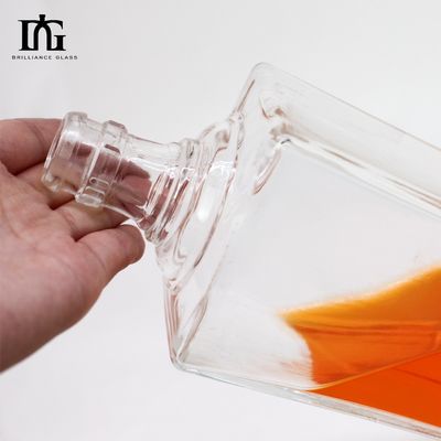 Botella de vino de vidrio claro de 700 ml personalizada para licores de capacidad industrial de 700 ml