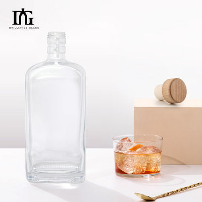 500 ml 700 ml Bebidas de jugo personalizadas Liquor y bebidas espirituosas Botella de vidrio con corcho y tapa de tornillo