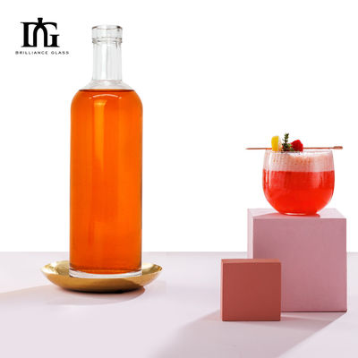 250 ml 500 ml material de cuello de vidrio vidrio claro de forma clásica botella de vodka con corcho