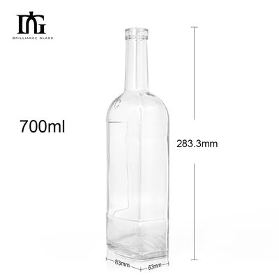 750 ml 700 ml 500 ml de forma única Vodka Espirit Gin Rum Botella de licor de vidrio claro con corcho