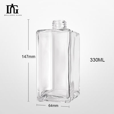 Material del collar Etiqueta de estampado en caliente de vidrio 500 ml 700 ml Botella de vidrio transparente con corcho