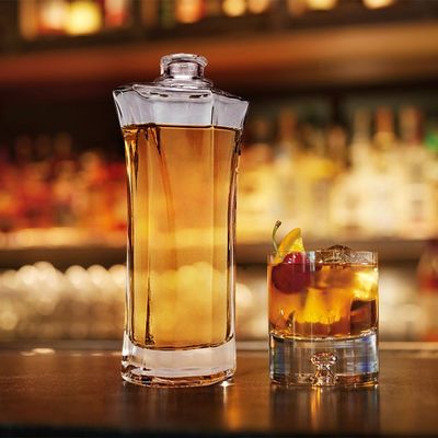 500 ml/700 ml/750 ml Botella de vidrio de vino de capacidad Forma plana para el whisky