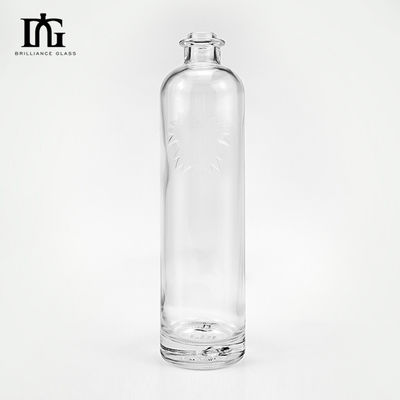 OEM/ODM aceptable Botella de vidrio de vodka de 750 ml con tapa de metal y tapa de tornillo de corcho