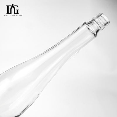 Logotipo personalizado Vidrio transparente Botella de vino de 550 ml para champán/whisky/vodka/liquor