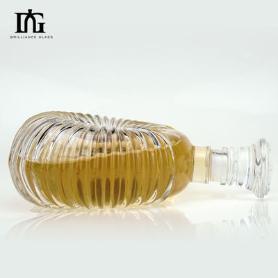 Grabación de la superficie Manipulación de botellas de vidrio de 500 ml para licores y bebidas Diseño personalizado