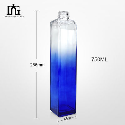 Material del cuerpo Botella de vidrio para licor 700Ml Rectángulo vacío agua whisky vodka