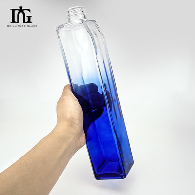 Material del cuerpo Botella de vidrio para licor 700Ml Rectángulo vacío agua whisky vodka