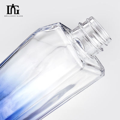 Material del cuerpo Botella de vidrio para licor 700Ml Rectángulo vacío agua whisky vodka
