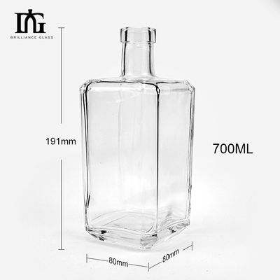 Cuerpo Material de vidrio Transparente 700 ml de vidrio cuadrado Botella de licor vodka whisky botella de ginebra con corcho