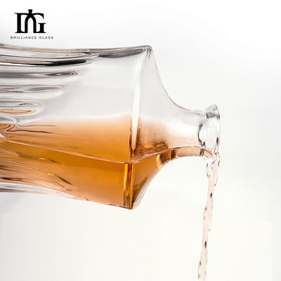 Logotipo personalizado Botella de whisky Bourbon Gin de 700 ml con diseño de botella de vidrio de vino elegante
