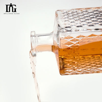 Conjunto regalo de whisky de 500 ml y conjunto de vidrio grabado para una experiencia de bebida exclusiva