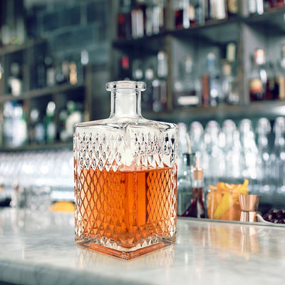 Conjunto regalo de whisky de 500 ml y conjunto de vidrio grabado para una experiencia de bebida exclusiva