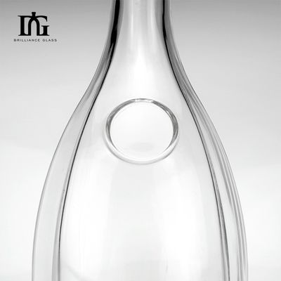 Diseño personalizado con tapa de corcho grabado Botella de vodka de vidrio de 500 ml para venta aceptable OEM / ODM