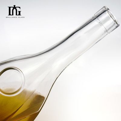 Diseño personalizado con tapa de corcho grabado Botella de vodka de vidrio de 500 ml para venta aceptable OEM / ODM