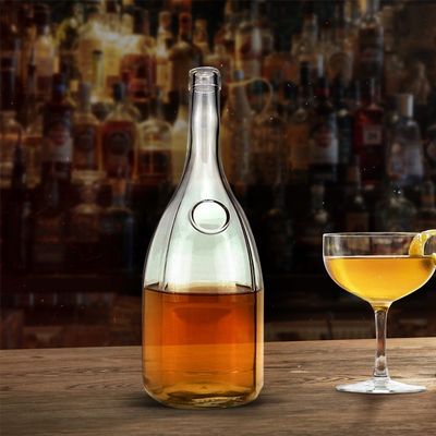 Diseño personalizado con tapa de corcho grabado Botella de vodka de vidrio de 500 ml para venta aceptable OEM / ODM
