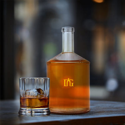 Muestra suministrada gratuitamente Botella de vidrio de 700 ml para Gin Whisky Spirits Vodka Brandy Embalaje