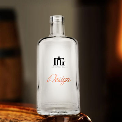 Logotipo personalizado Botella de vidrio cuadrada de 700 ml Ideal para whisky, brandy, ginebra, vodka y más