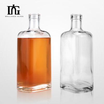 Logotipo personalizado Botella de vidrio cuadrada de 700 ml Ideal para whisky, brandy, ginebra, vodka y más