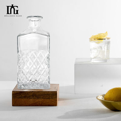 Material de la carrocería Vidrio de lujo Whiskey Conjunto con cristal libre de plomo decantador y vasos