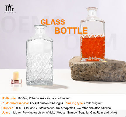 Material de la carrocería Vidrio de lujo Whiskey Conjunto con cristal libre de plomo decantador y vasos