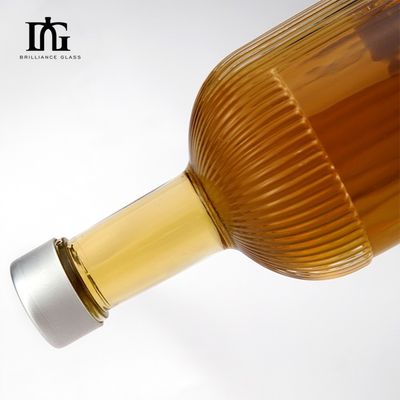 Logotipo de diseño personalizado 330Ml Botella de vidrio de vodka con tapa de tornillo y material de cuello