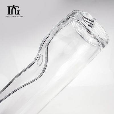 Logotipo del cliente aceptable Botella de vidrio para licor vodka tequila ginebra tapa de corcho sellada