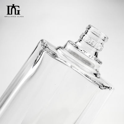 Botella cuadrada de whisky de 250 ml/500 ml/700 ml/750 ml con fondo de vidrio pesado de grosor de corcho