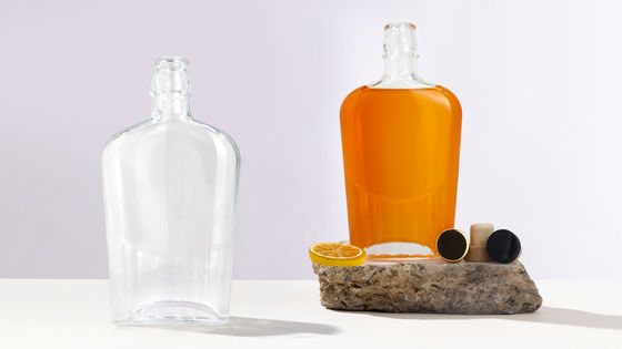Botella de vidrio de 750 ml/1000 ml para bebidas alcohólicas Whisky Rum Gin Tequila Brandy Tapón de corcho grabado