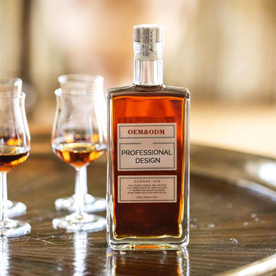 Bebidas carbonatadas Botella de vidrio con tapón de corcho 750 ml 500 ml Whisky Rum Gin Tequila Brandy Spirits