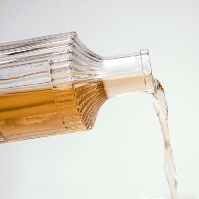 750 ml de whisky plano botella de licor de vidrio vodka alcohol bebidas alcohólicas botella para la boda en el bar