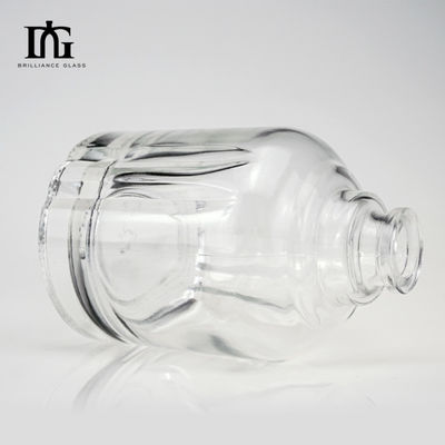25OZ Botella redonda de bebidas alcohólicas con diseño de panel recto y manija de pistola de un solo dedo hecha de vidrio