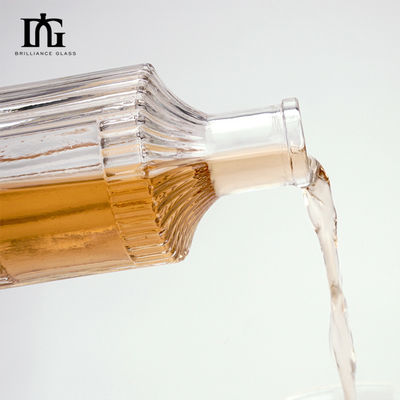 OEM/ODM aceptable Botella de licor de 750 ml clara con manipulación de impresión por pulverización