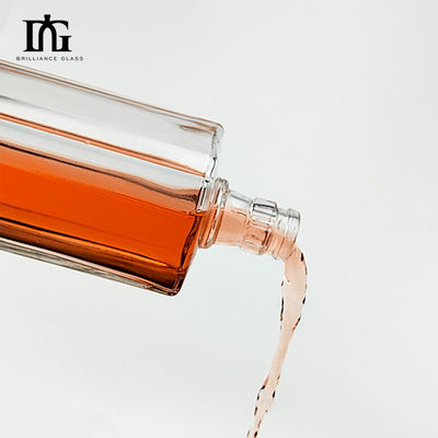 Botella de vidrio transparente de 500 ml para vino de lujo Liquor Rum Whisky Gin Vodka Muestra proporcionada
