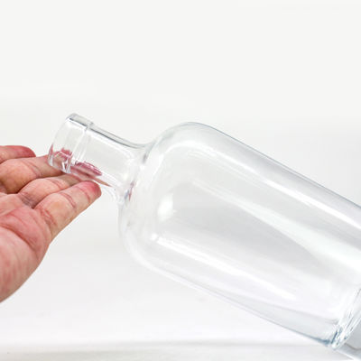 Botella de licor en miniatura de 500 ml y 750 ml clara reutilizable con cuerpo de vidrio