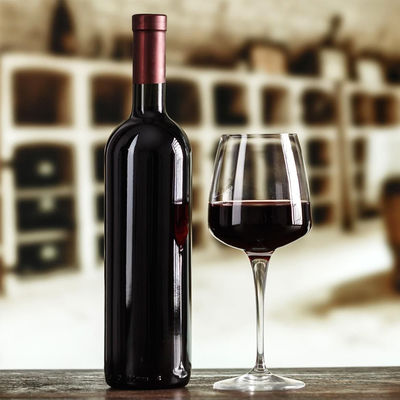 Botella de vidrio de vino de 270 ml 350 ml 500 ml 750/1000 ml con tapa de corcho 077